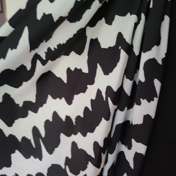 Tahari Black Sheath Dress 2 w/ Scarf | Holiday Party & Winter Events - Picture 4 of 5